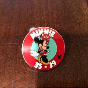 Disney Minnie Mouse Cast Lanyard Series Parking Lot Sign Pin 2005